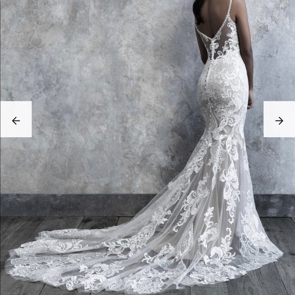 NEVER WORN, UN ALTERED wedding dress! - Picture 2 of 4